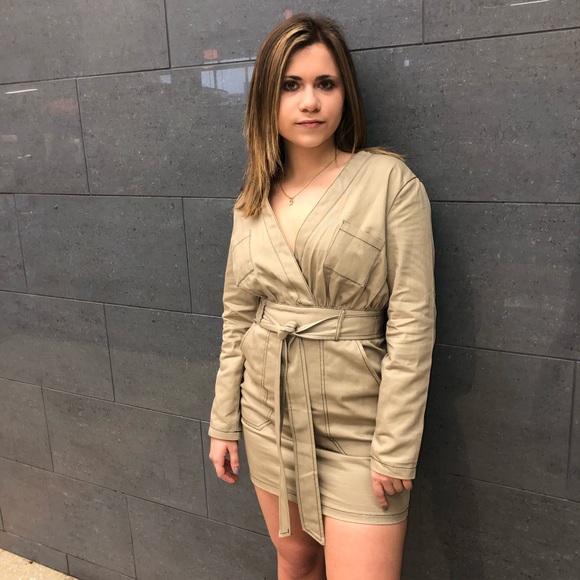 Pretty Little Thing Stone Contrast Bodycon Dress - Picture 1 of 6